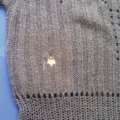 Großes Loch vor der Kunststopferei